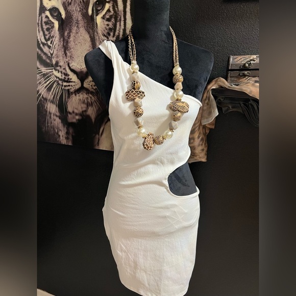 ❤️❤️ ZARA NEW WOMAN MINI ASYMMETRIC CUT-OUT DRESS WHITE SIZE L❤️❤️ - Picture 1 of 16